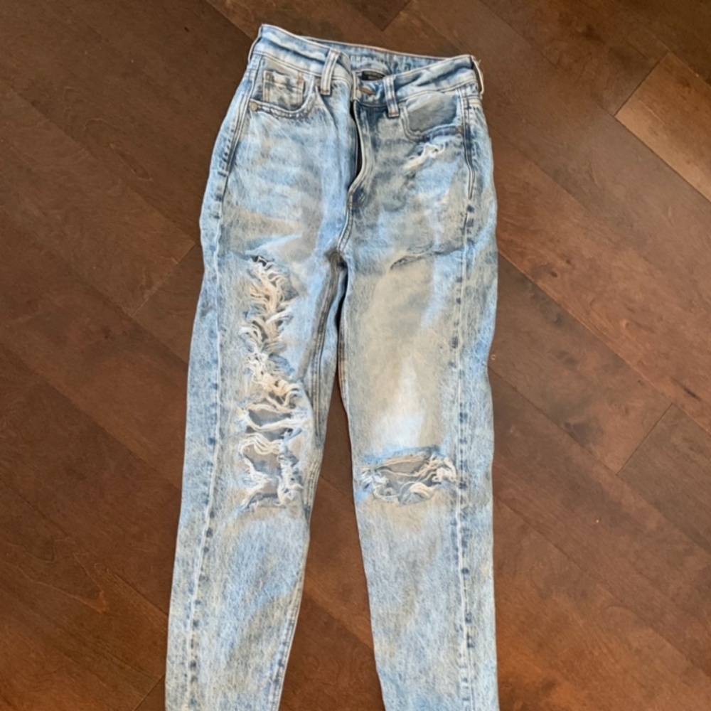 American Eagle mom jeans
